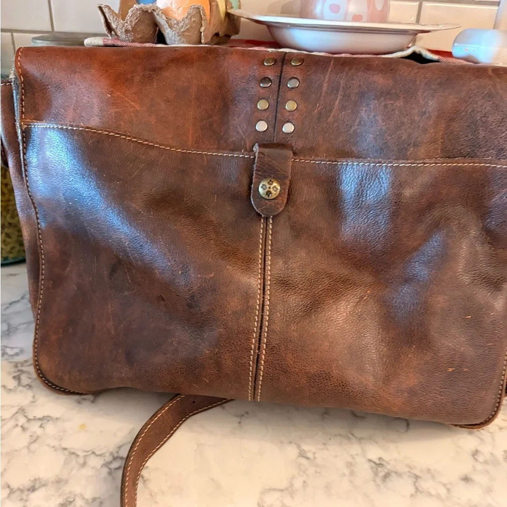 Patricia Nash Distressed Brown Leather Messenger Bag